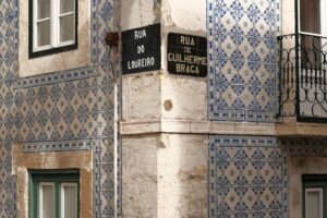 portugese tegels tegen keuken achterwand